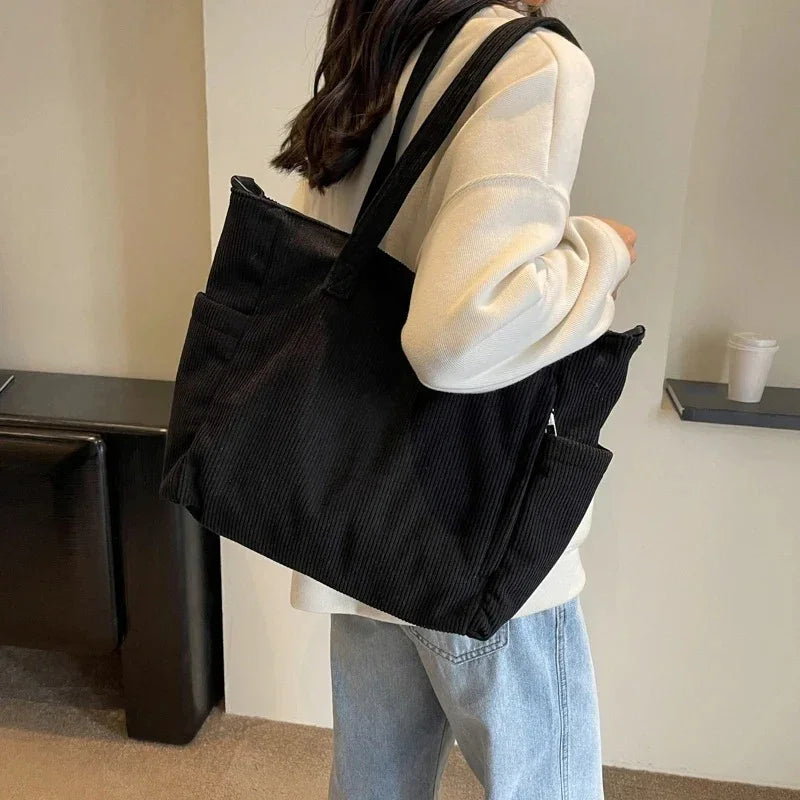 BOLSO TOTE ACANALADO ALMA CON DETALLE DE CUERDA - ZYRO