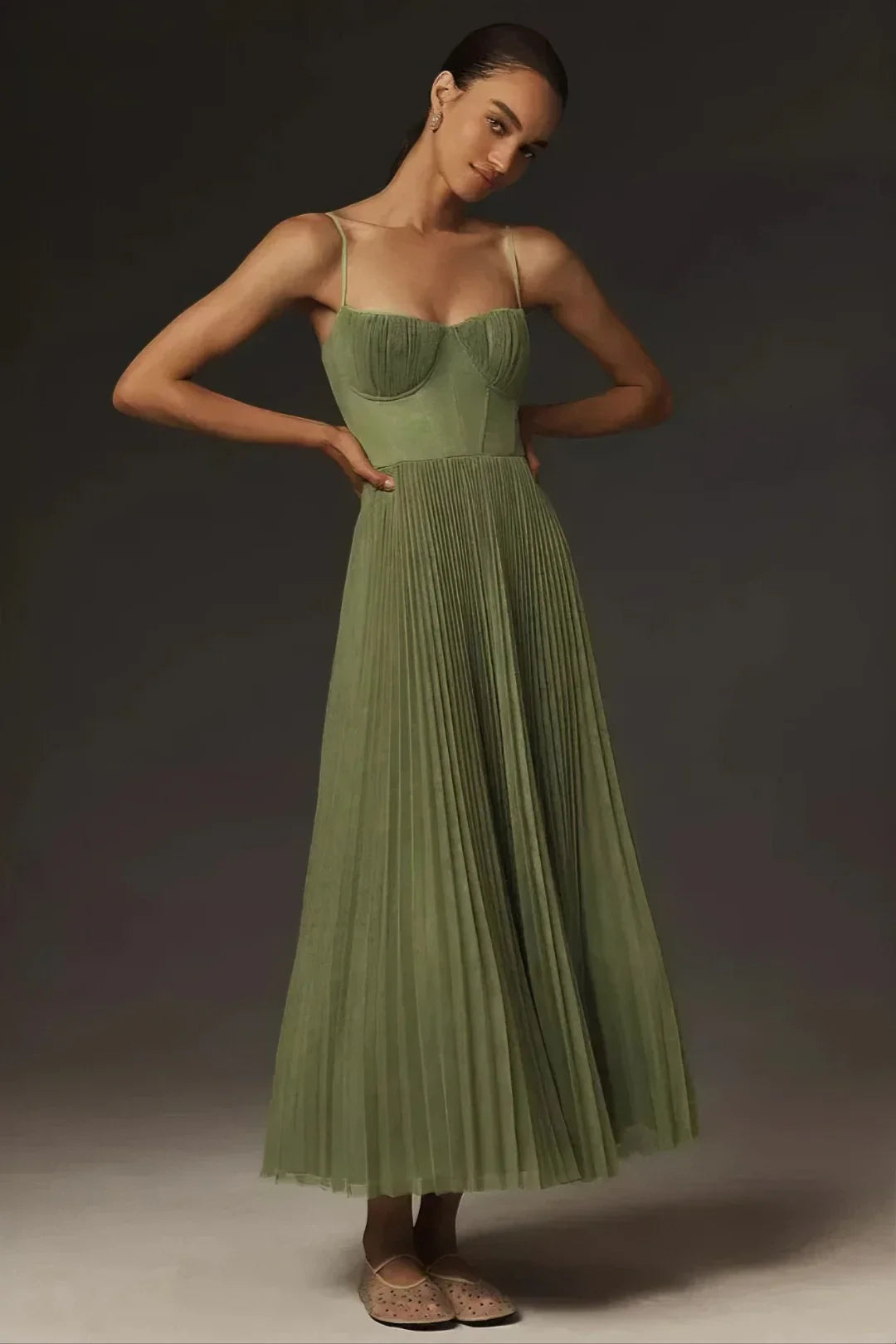 AMBER | VESTIDO DE TUL PLISADO CON DRAPEADO ASIMÉTRICO - ZYRO